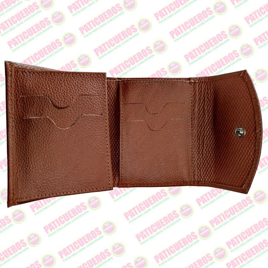 🚨 Producto En Liquidación / Billetera en cuero bovino pequeña – Elegante, práctica y con caja de regalo