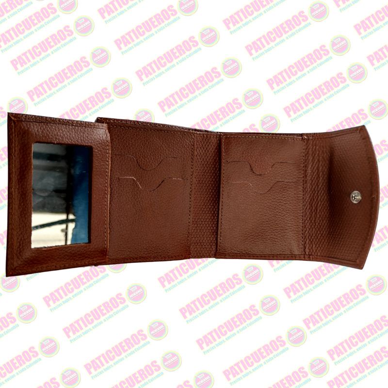 🚨 Producto En Liquidación / Billetera en cuero bovino pequeña – Elegante, práctica y con caja de regalo