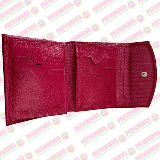 🚨 Producto En Liquidación / Billetera en cuero bovino pequeña – Elegante, práctica y con caja de regalo