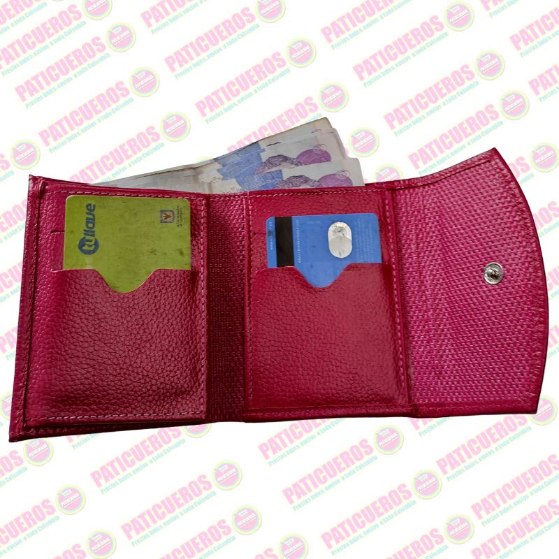 🚨 Producto En Liquidación / Billetera en cuero bovino pequeña – Elegante, práctica y con caja de regalo